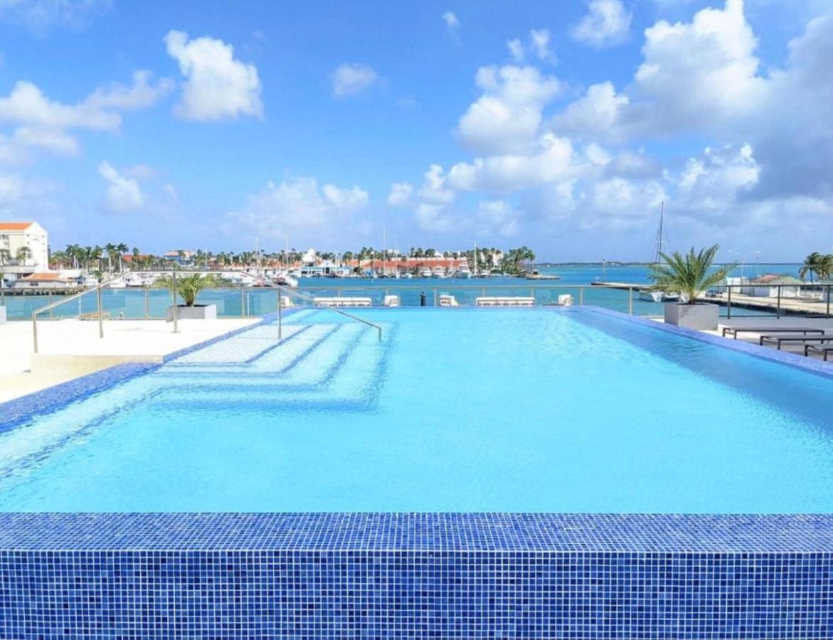 Stylish Luxury Condo, Central Location, Ocean View, Pool, Gym Oranjestad Exterior foto